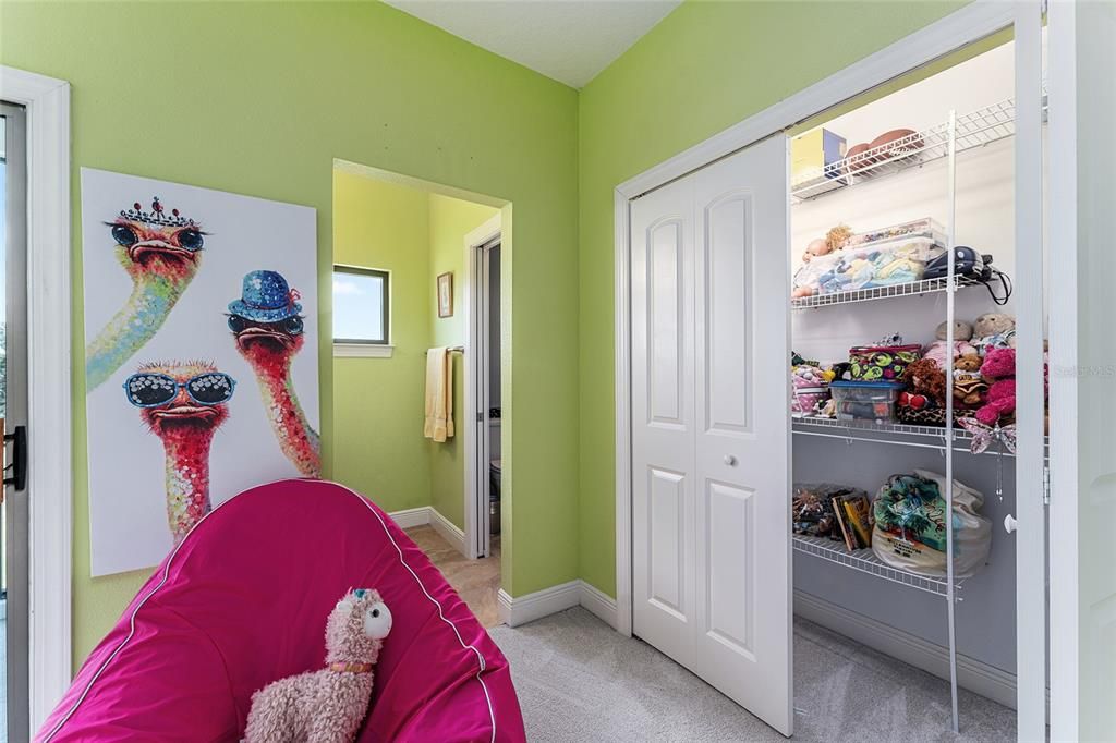 For Sale: $1,325,000 (5 beds, 4 baths, 3845 Square Feet)