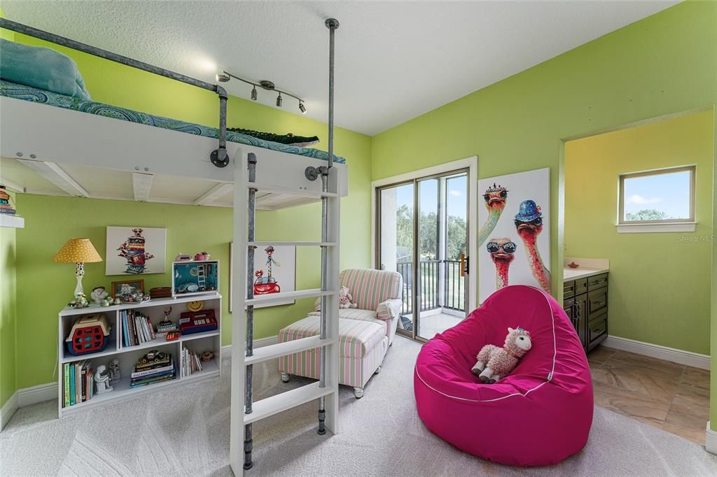 For Sale: $1,325,000 (5 beds, 4 baths, 3845 Square Feet)