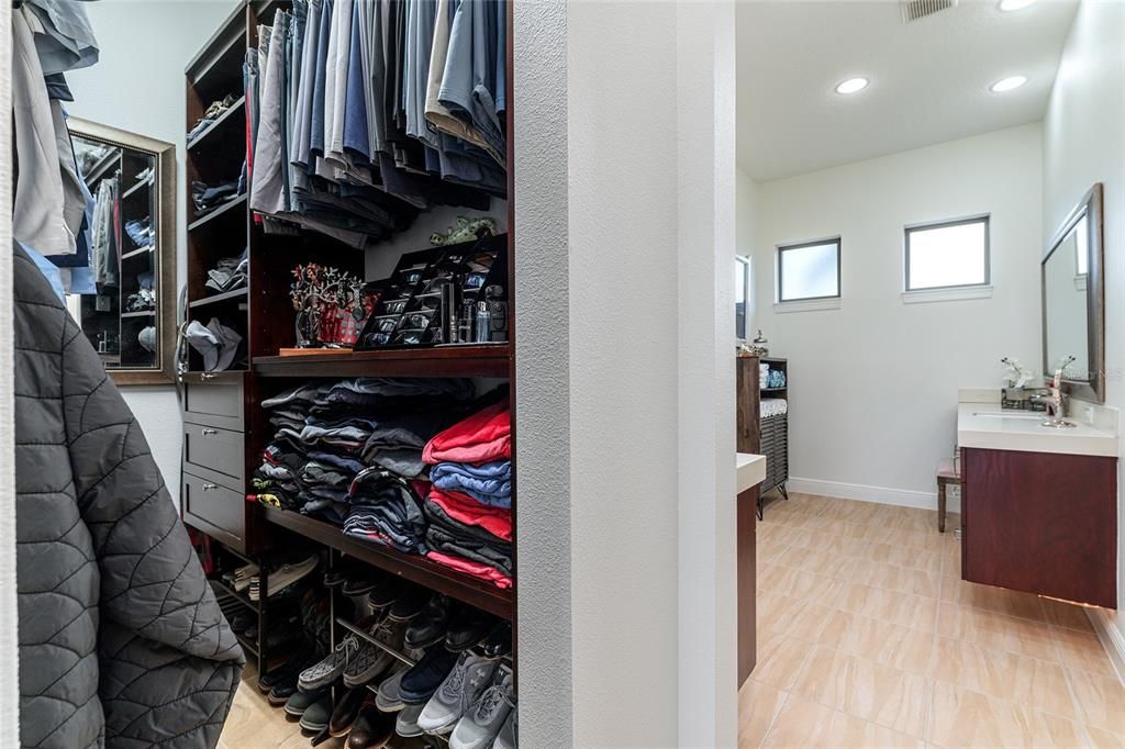 For Sale: $1,325,000 (5 beds, 4 baths, 3845 Square Feet)