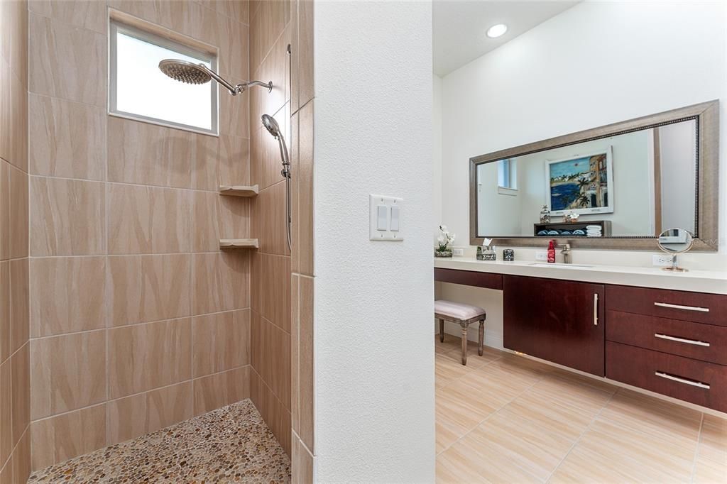 For Sale: $1,325,000 (5 beds, 4 baths, 3845 Square Feet)