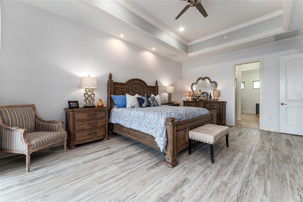 For Sale: $1,325,000 (5 beds, 4 baths, 3845 Square Feet)