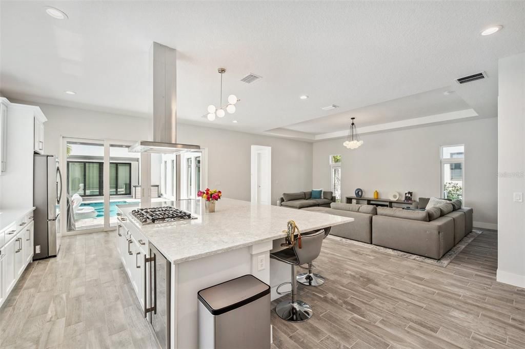 En Venta: $1,695,000 (5 camas, 6 baños, 4296 Pies cuadrados)