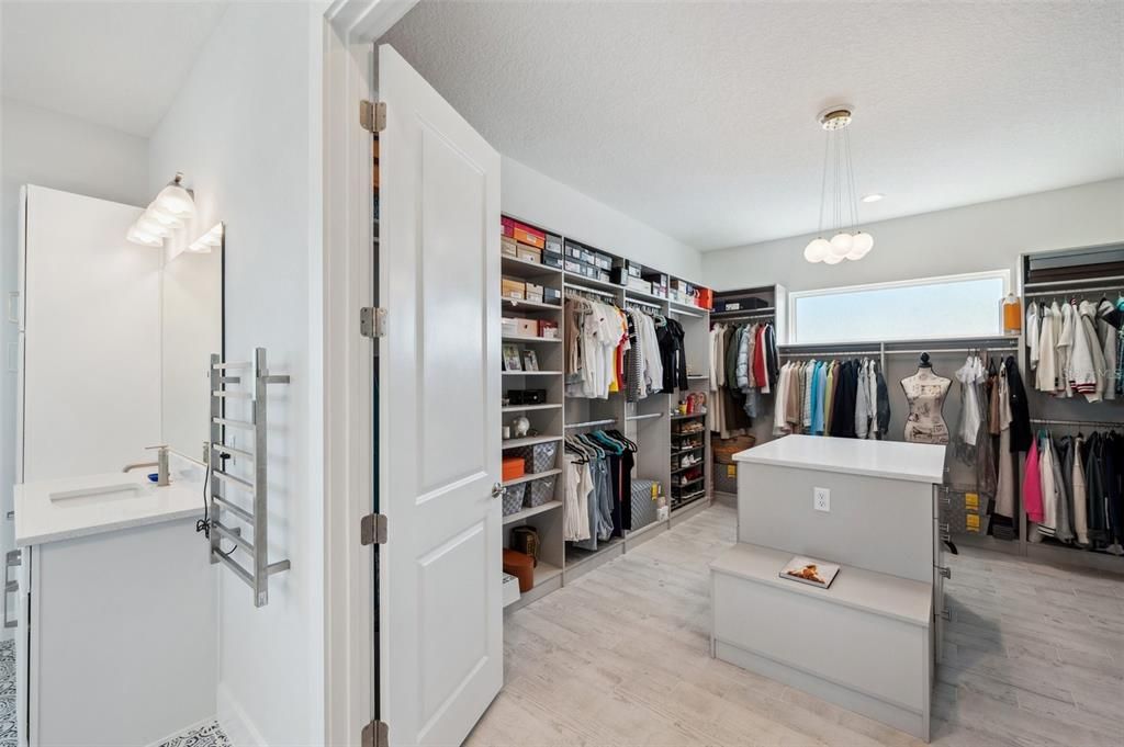 En Venta: $1,695,000 (5 camas, 6 baños, 4296 Pies cuadrados)