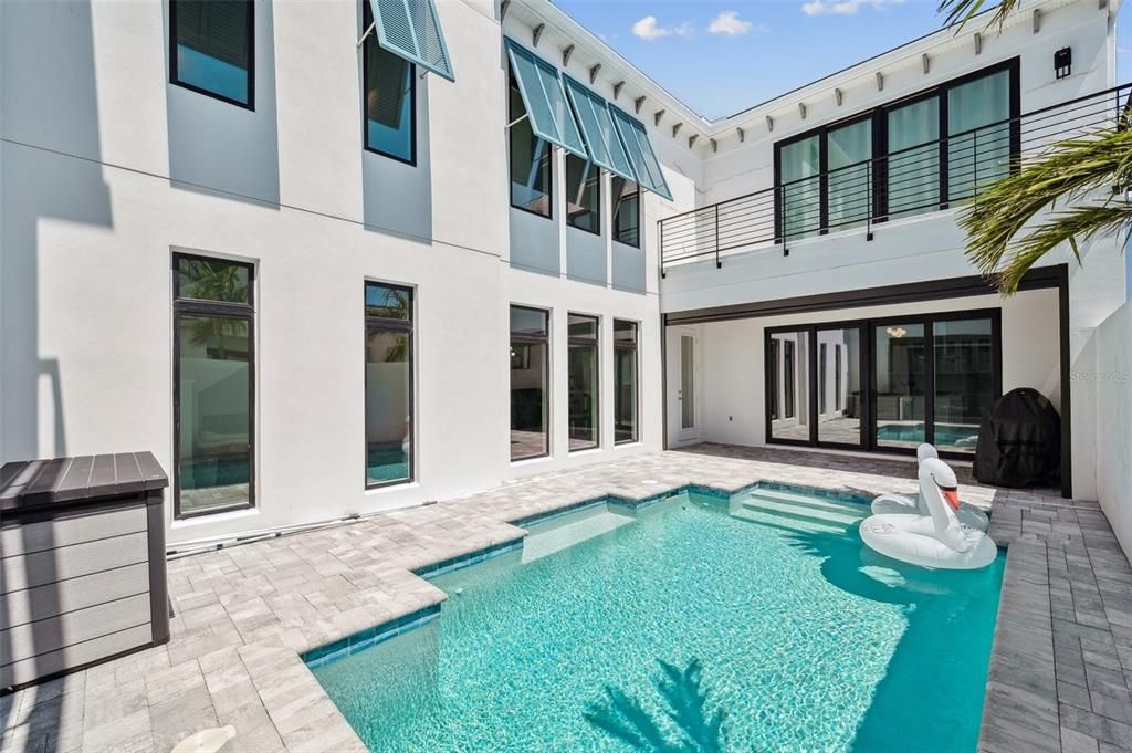 En Venta: $1,695,000 (5 camas, 6 baños, 4296 Pies cuadrados)