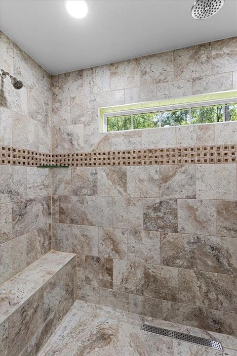 Под контрактом: $389,900 (3 спален, 2 ванн, 1873 Квадратных фут)