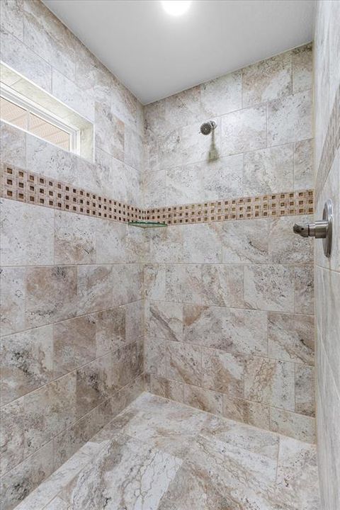 Под контрактом: $389,900 (3 спален, 2 ванн, 1873 Квадратных фут)