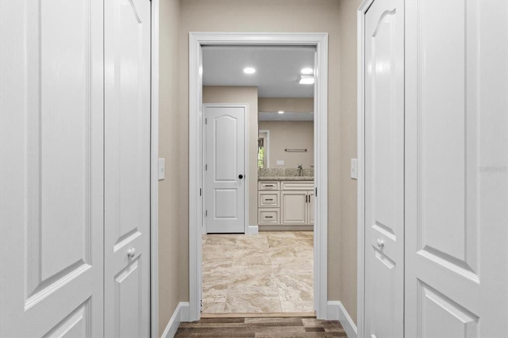 Под контрактом: $389,900 (3 спален, 2 ванн, 1873 Квадратных фут)