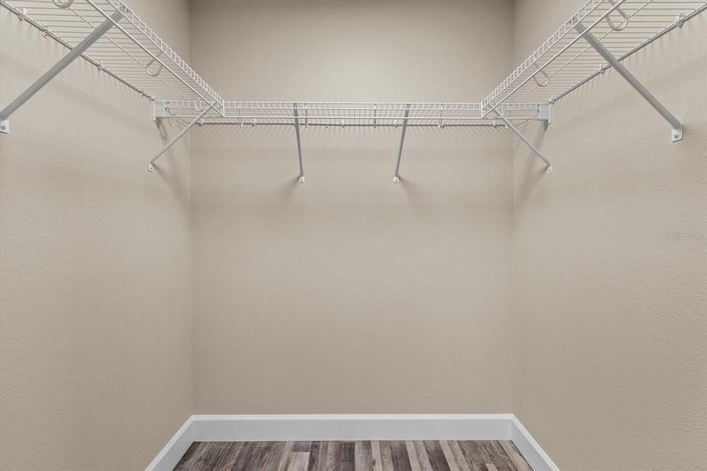 Под контрактом: $389,900 (3 спален, 2 ванн, 1873 Квадратных фут)