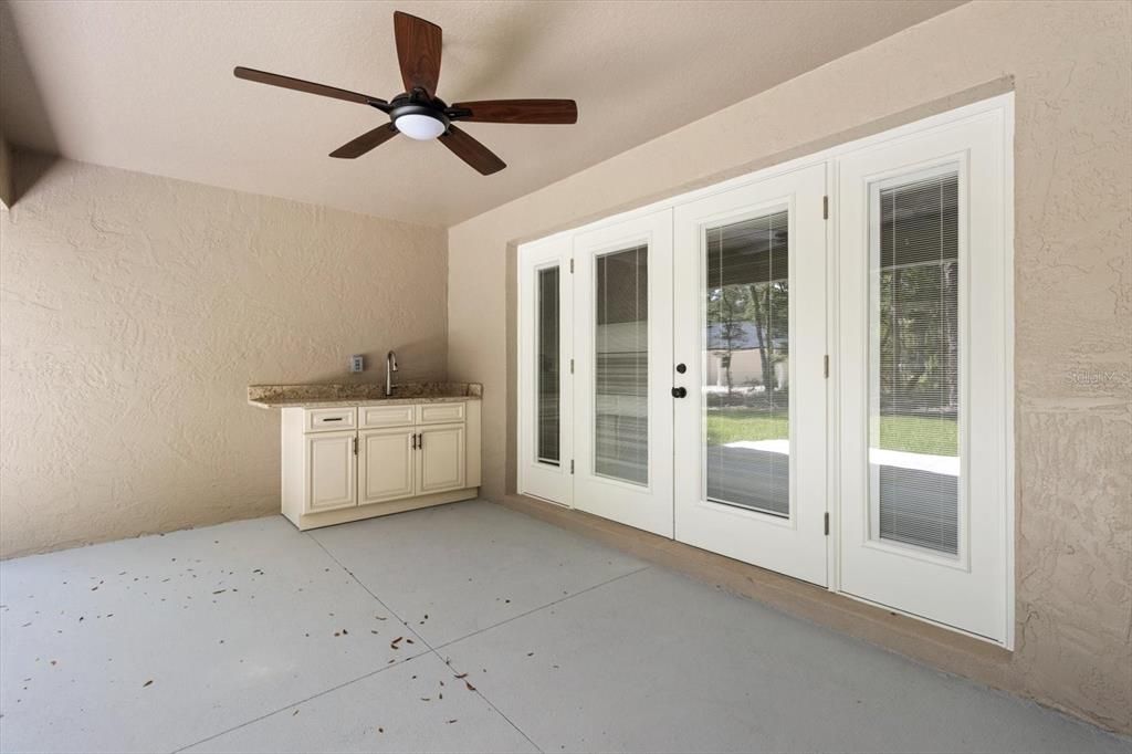 Под контрактом: $389,900 (3 спален, 2 ванн, 1873 Квадратных фут)