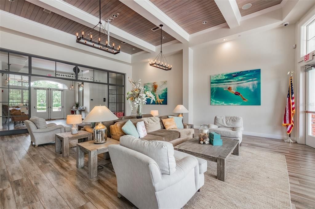 合同活跃: $635,000 (4 贝兹, 2 浴室, 3000 平方英尺)