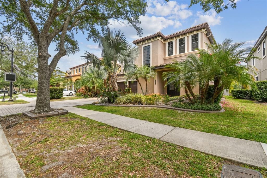 合同活跃: $635,000 (4 贝兹, 2 浴室, 3000 平方英尺)