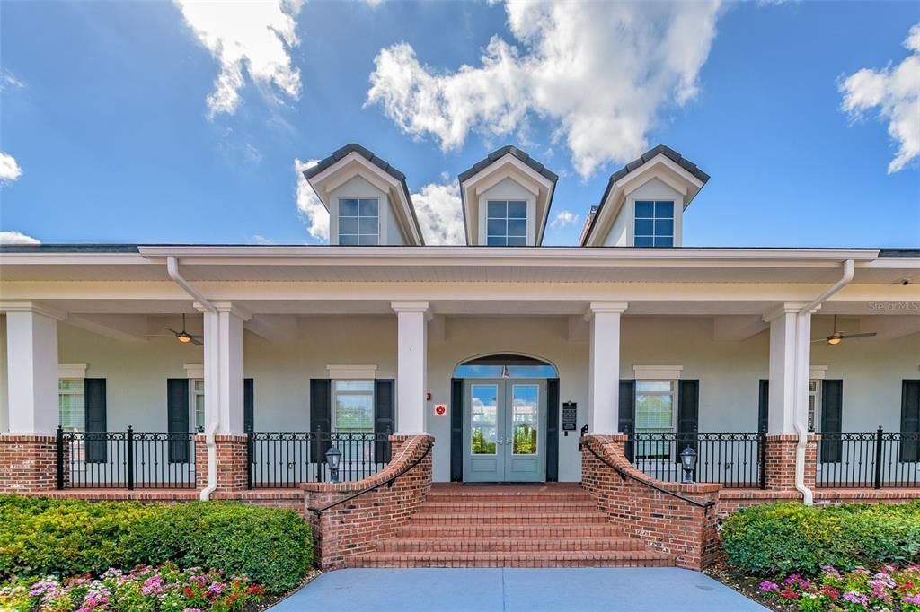 合同活跃: $635,000 (4 贝兹, 2 浴室, 3000 平方英尺)