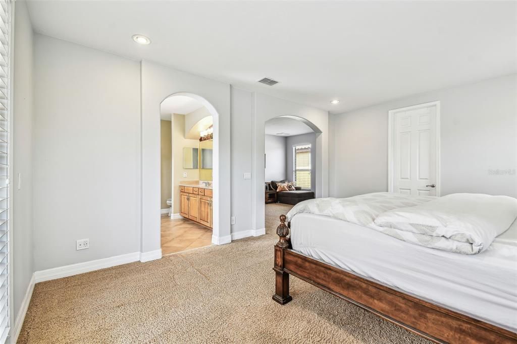 合同活跃: $635,000 (4 贝兹, 2 浴室, 3000 平方英尺)