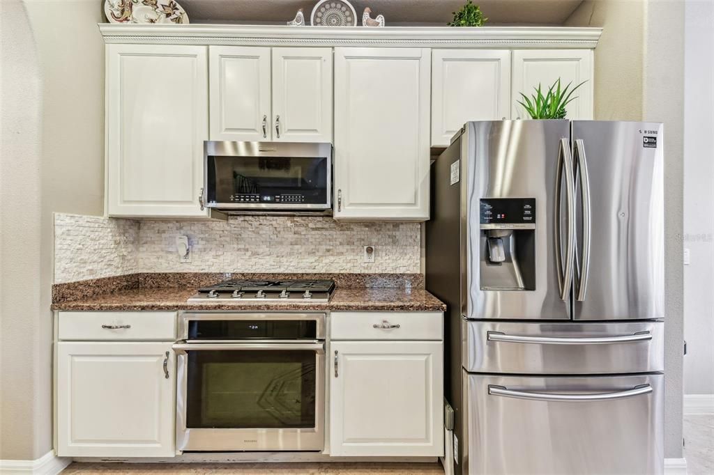 合同活跃: $635,000 (4 贝兹, 2 浴室, 3000 平方英尺)