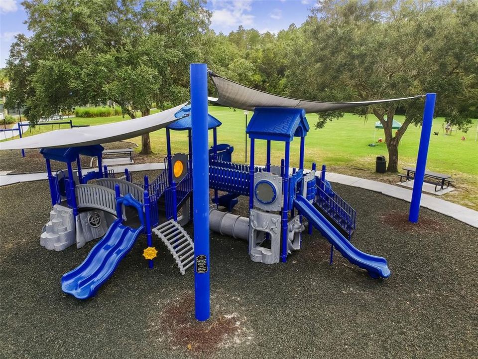 合同活跃: $635,000 (4 贝兹, 2 浴室, 3000 平方英尺)