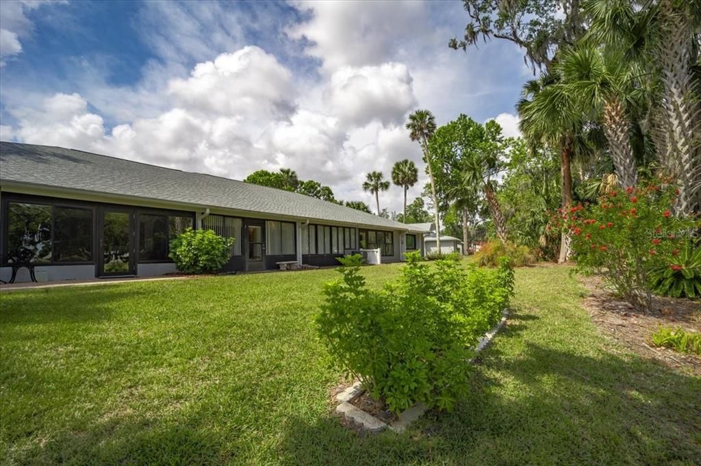 For Sale: $269,000 (2 beds, 2 baths, 1269 Square Feet)