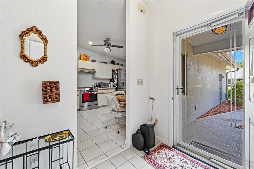 For Sale: $269,000 (2 beds, 2 baths, 1269 Square Feet)