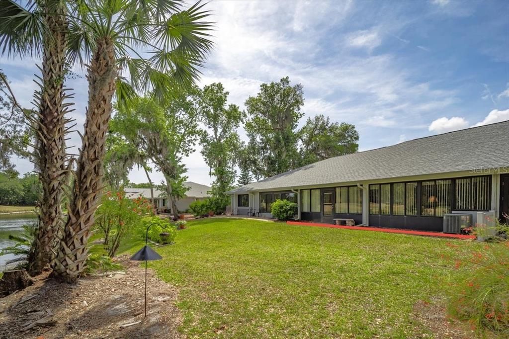 For Sale: $269,000 (2 beds, 2 baths, 1269 Square Feet)