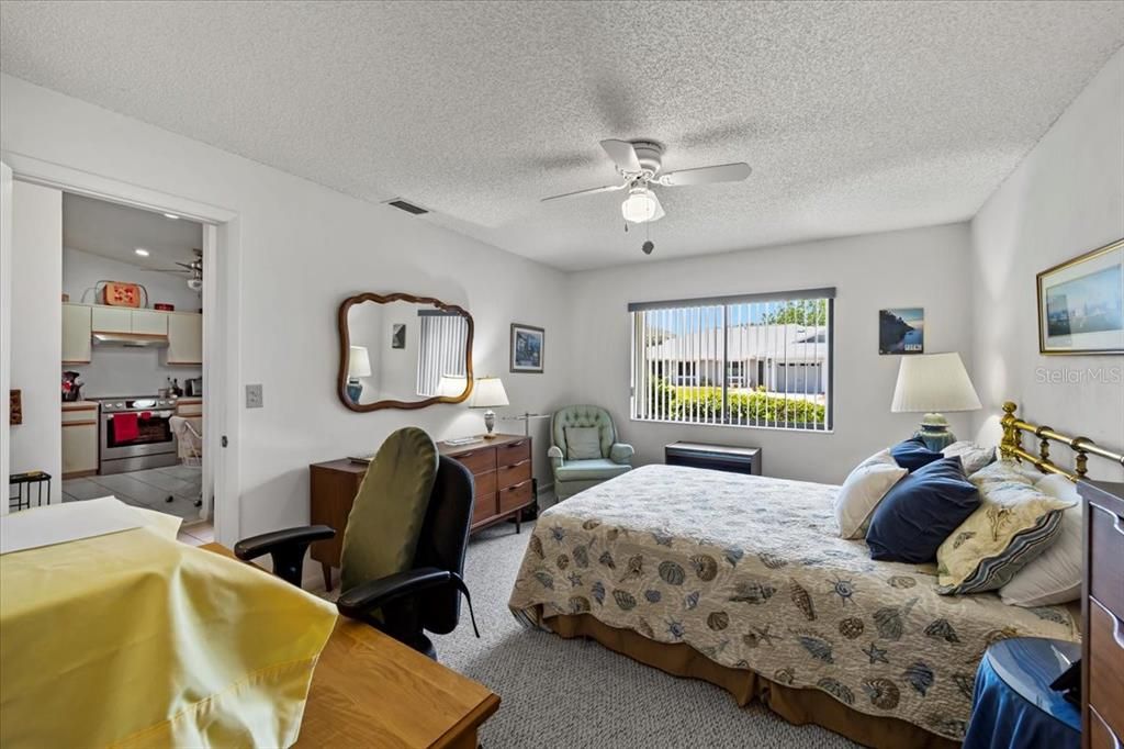 For Sale: $269,000 (2 beds, 2 baths, 1269 Square Feet)