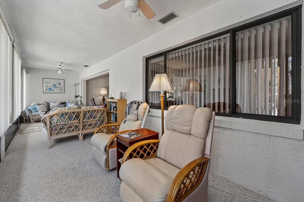 For Sale: $269,000 (2 beds, 2 baths, 1269 Square Feet)