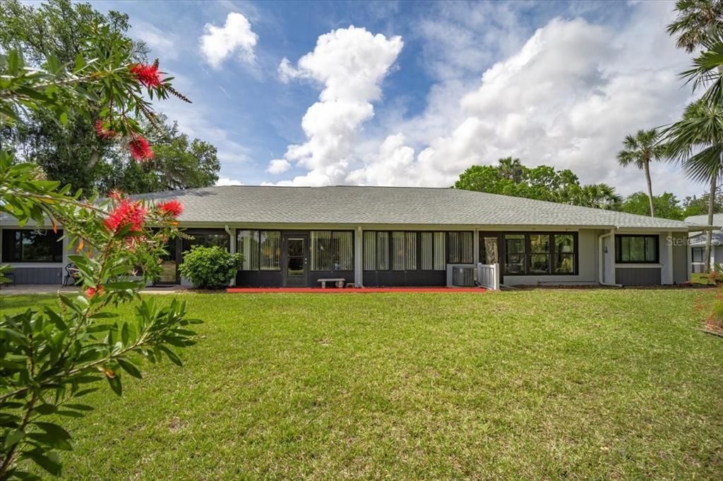 For Sale: $269,000 (2 beds, 2 baths, 1269 Square Feet)