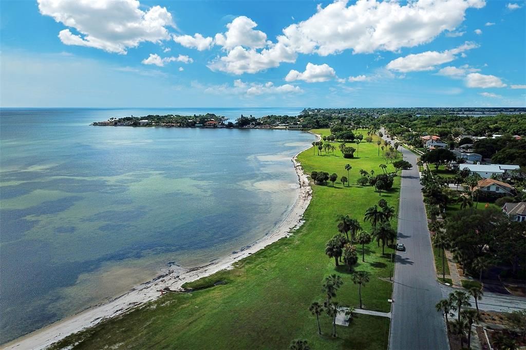 Activo con contrato: $575,000 (3 camas, 2 baños, 2544 Pies cuadrados)