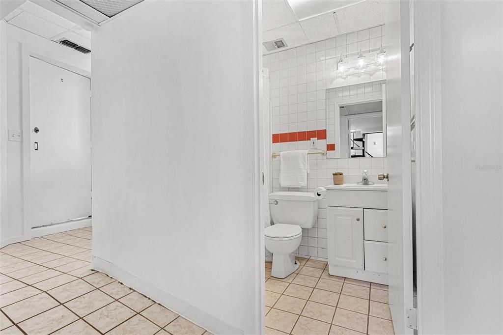 Activo con contrato: $575,000 (3 camas, 2 baños, 2544 Pies cuadrados)