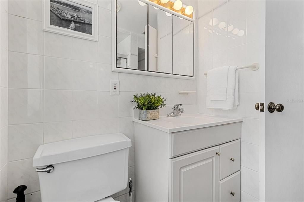 Activo con contrato: $575,000 (3 camas, 2 baños, 2544 Pies cuadrados)