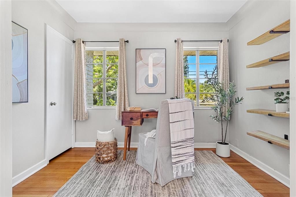 Activo con contrato: $575,000 (3 camas, 2 baños, 2544 Pies cuadrados)