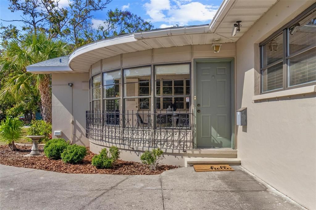 Activo con contrato: $575,000 (3 camas, 2 baños, 2544 Pies cuadrados)