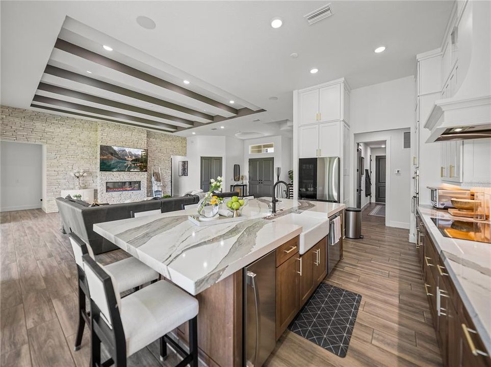 For Sale: $1,399,000 (3 beds, 3 baths, 3201 Square Feet)