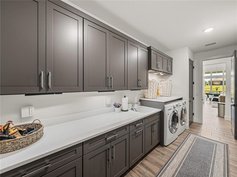 For Sale: $1,399,000 (3 beds, 3 baths, 3201 Square Feet)