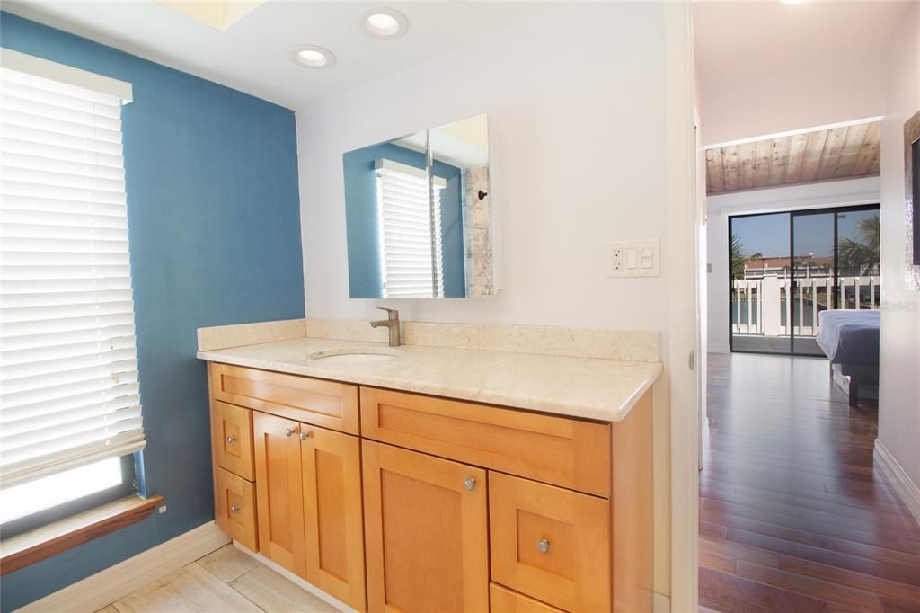 En Venta: $639,000 (2 camas, 2 baños, 1450 Pies cuadrados)