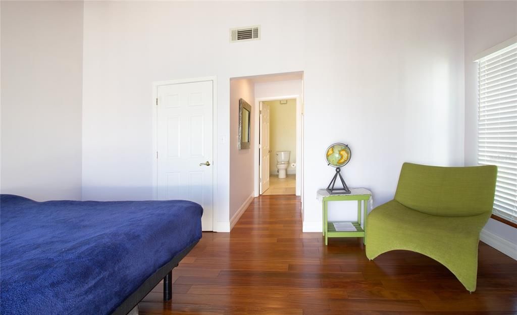 En Venta: $639,000 (2 camas, 2 baños, 1450 Pies cuadrados)