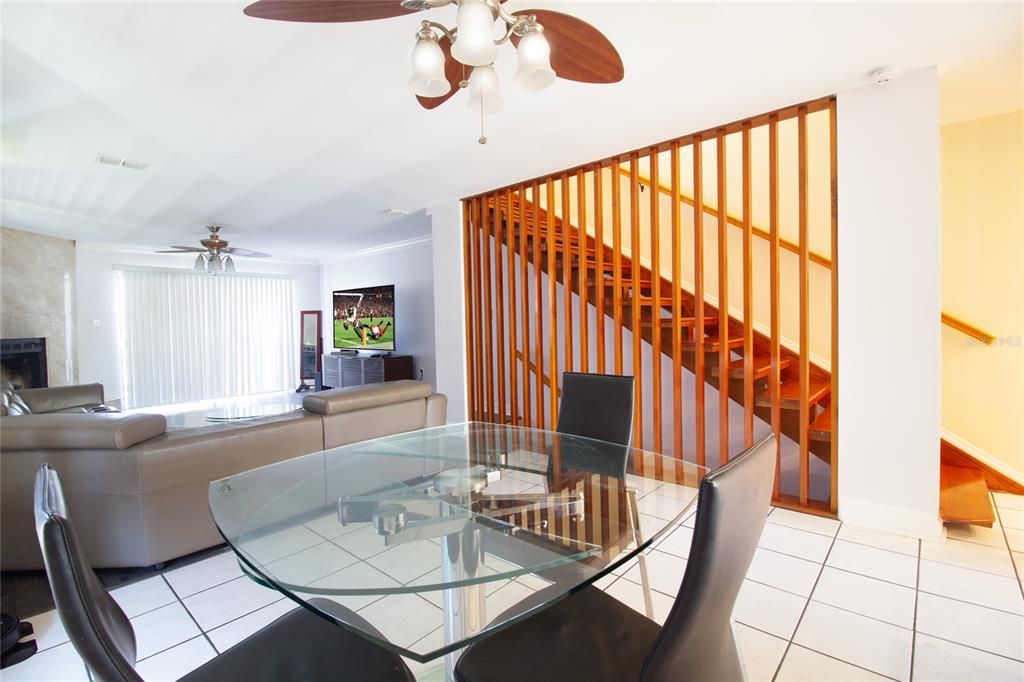 En Venta: $639,000 (2 camas, 2 baños, 1450 Pies cuadrados)