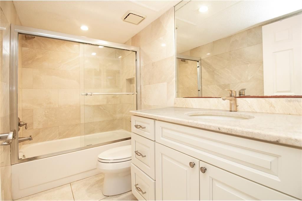 En Venta: $639,000 (2 camas, 2 baños, 1450 Pies cuadrados)