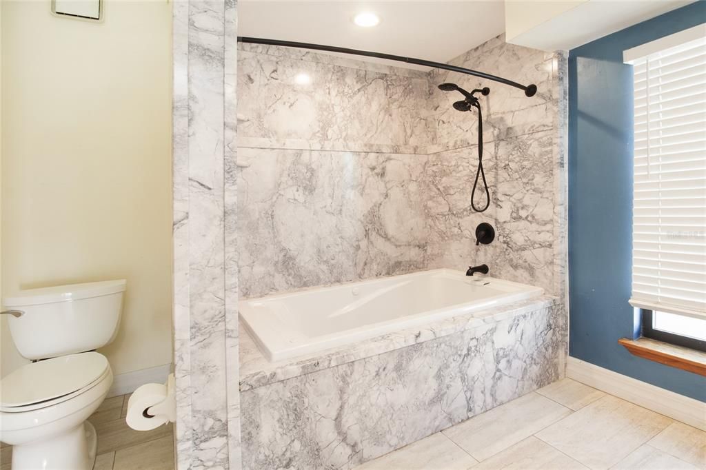 En Venta: $639,000 (2 camas, 2 baños, 1450 Pies cuadrados)