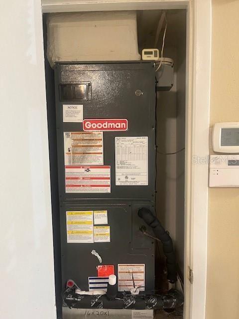 For Sale: $185,000 (2 beds, 2 baths, 905 Square Feet)