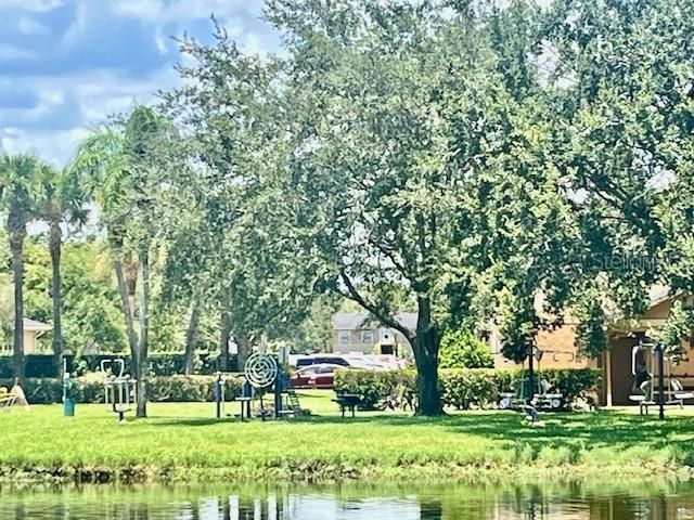 For Sale: $185,000 (2 beds, 2 baths, 905 Square Feet)