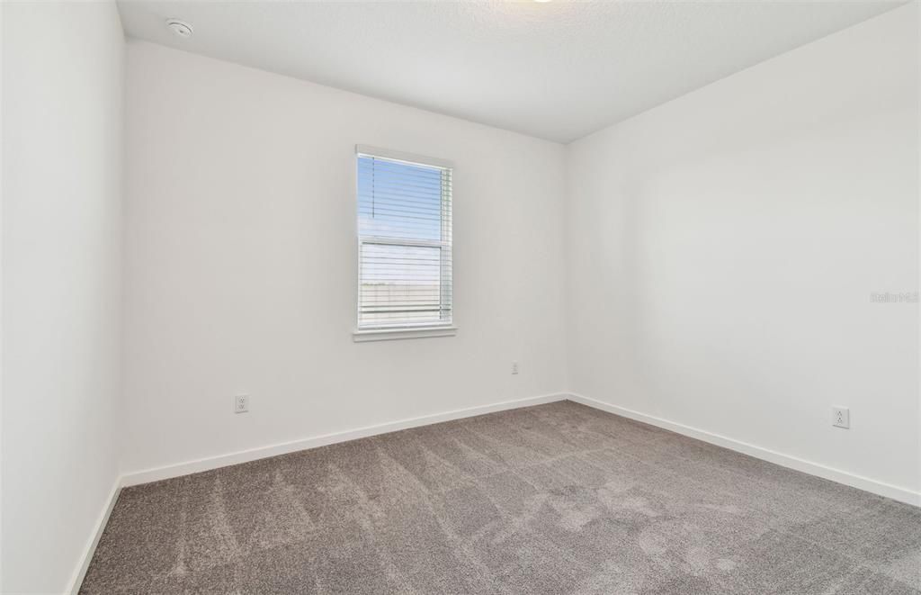 合同活跃: $693,580 (5 贝兹, 4 浴室, 3295 平方英尺)