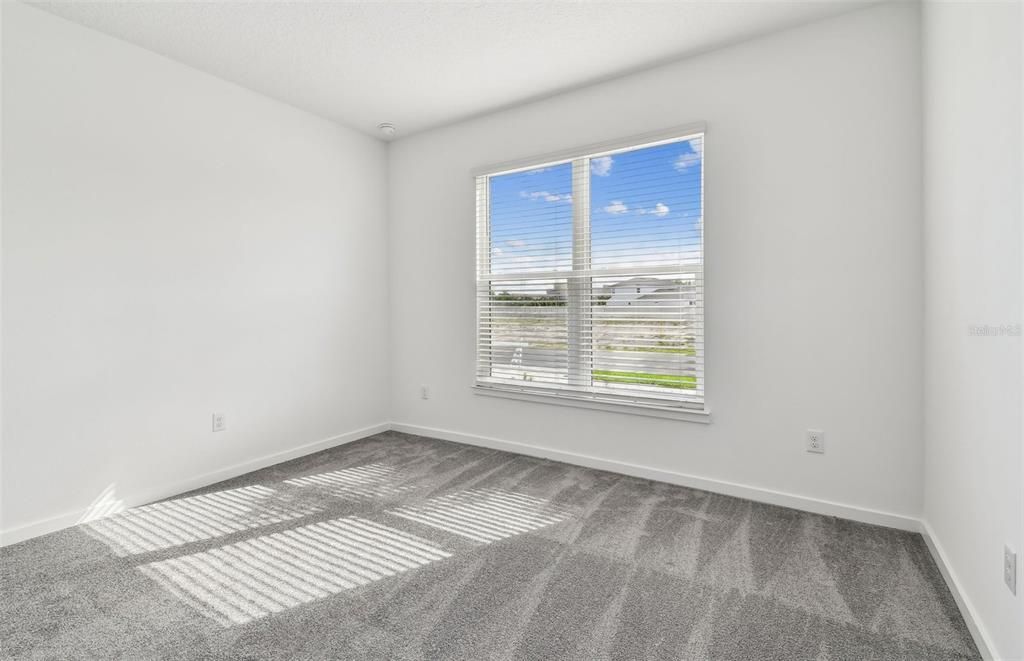 合同活跃: $693,580 (5 贝兹, 4 浴室, 3295 平方英尺)