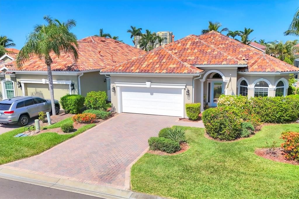 Active With Contract: $564,000 (3 beds, 2 baths, 1740 Square Feet)