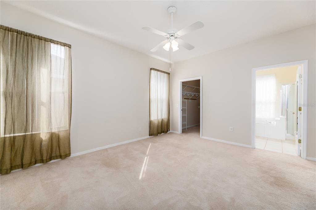 Active With Contract: $410,000 (3 beds, 2 baths, 1786 Square Feet)