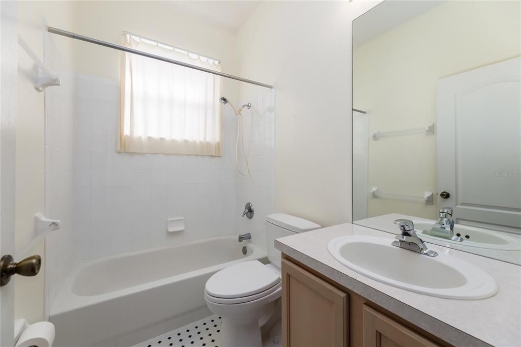 Active With Contract: $410,000 (3 beds, 2 baths, 1786 Square Feet)