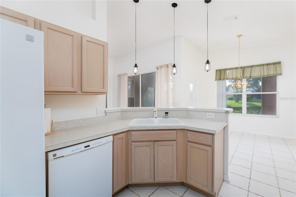 Active With Contract: $410,000 (3 beds, 2 baths, 1786 Square Feet)