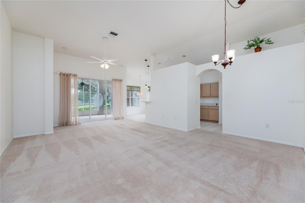 Active With Contract: $410,000 (3 beds, 2 baths, 1786 Square Feet)