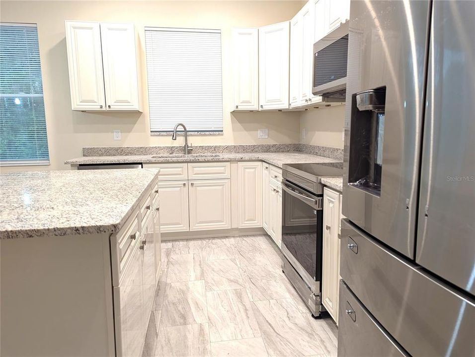 For Sale: $292,900 (3 beds, 2 baths, 1401 Square Feet)