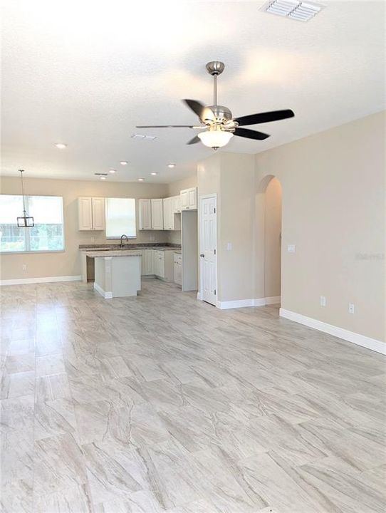 For Sale: $292,900 (3 beds, 2 baths, 1401 Square Feet)