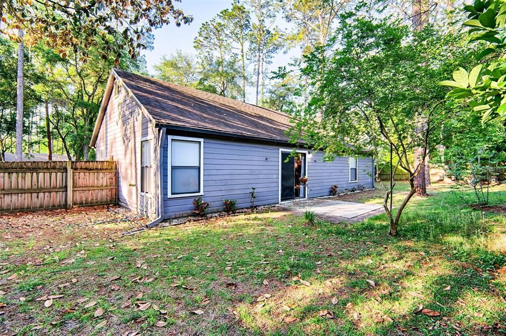 Active With Contract: $329,900 (3 beds, 2 baths, 1352 Square Feet)