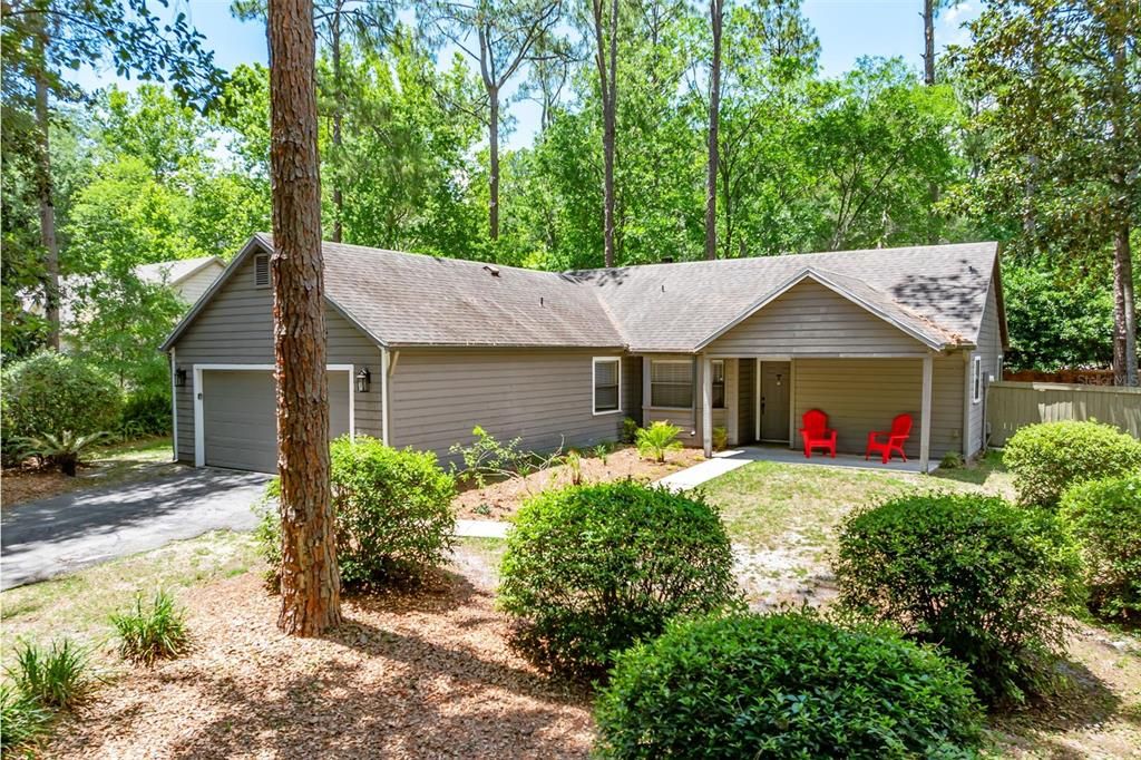 Active With Contract: $329,900 (3 beds, 2 baths, 1352 Square Feet)